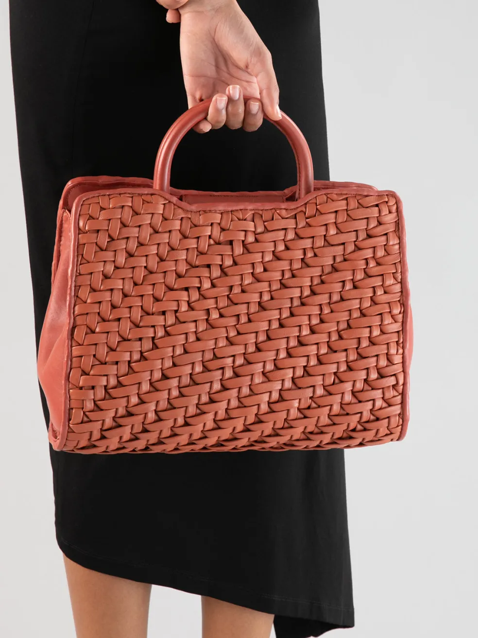 Shop Officine Creative HELEN 025 - Salmon Pink Leather Hand Bag RUST ROSE