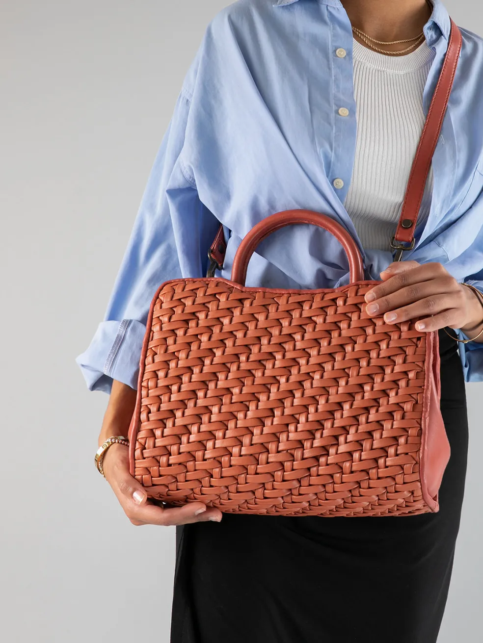 Shop Officine Creative HELEN 025 - Salmon Pink Leather Hand Bag RUST ROSE