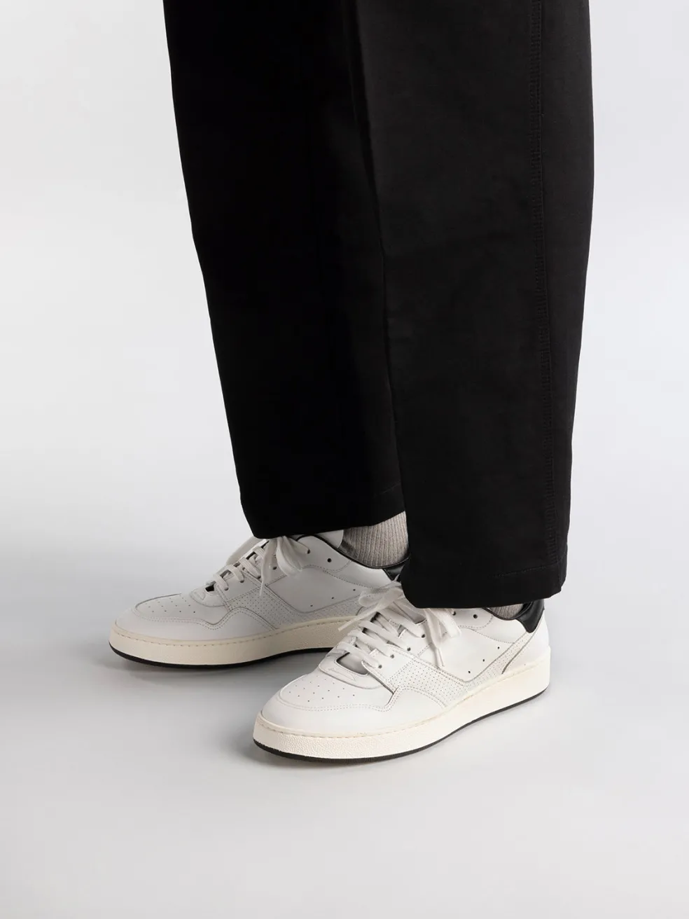 Best Sale Officine Creative MOWER 016 - White Leather Low Top Sneakers WHITE/BLACK